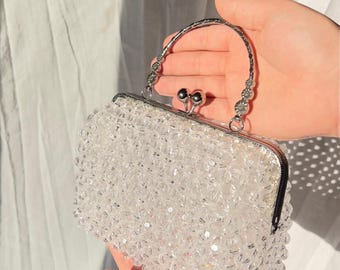 Round Honeycomb Pattern White Beaded Bag - 10mm Beads