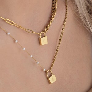 Collar con candado inicial personalizado relleno de oro de 18 k, collar con candado con letras, joyería con inicial personalizada, collar de cadena grabado para ella