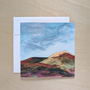 Je pense souvent à la maison - carte de voeux carrée paysage abstrait - vierge à l'intérieur - tons terre doux - carte de sympathie et pensée à vous