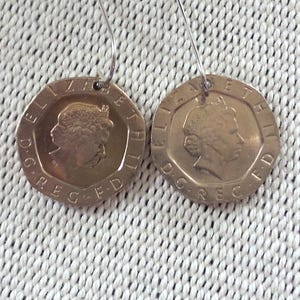 Great Britain/England 20 Pence Queen Elizabeth II Coin Earrings