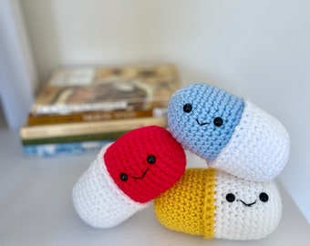 Chill Pill Crochet Amigurimi Stress Ball Peluches, Balles anti-stress parfumées - Fabriqué sur commande, Cadeau de Noël, Peluche de soutien émotionnel