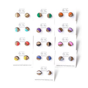 Holz und Harz Kreis Ohrstecker | Bunte handgemachte Ohrringe | Leichter Schmuck für jeden Tag | Geschenk für Sie | Antiallergische Ohrstecker