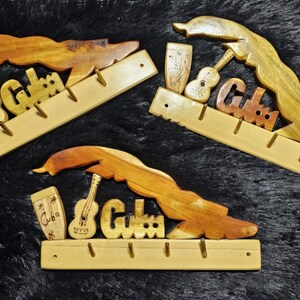 Llavero de pared con mapa de madera tallada a mano.Regalo cubano.artesania cubana.mapa cuba.llavero.llavero de madera.artesania cubana.