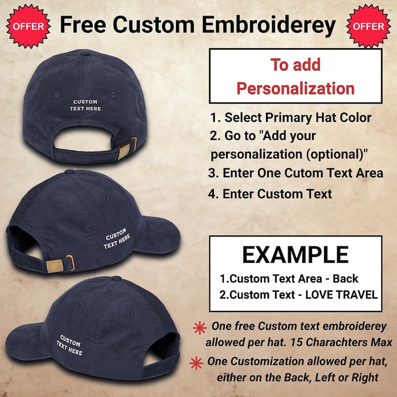 Op de afbeelding: Marineblauwe corduroy baseballpetten met goudkleurige verstelbare bandjes. Elke pet toont "CUSTOM TEXT HERE" op de achterkant. De afbeelding promoot gratis borduursels op maat met personalisatie-instructies en een voorbeeld.