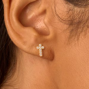 16G / 18G Kruzifix Ohrstecker • Innengewinde • Flachrücker Ohrring • Tragus Bolzen • Helix Muschel Bolzen • Knorpel • Geschenk für sie