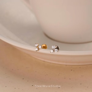 16G/18G Three-Petal Flower Stud Earrings • Internally threaded • Flat Back Earring • Tragus Helix Conch Stud • Cartilage • Gife For Her