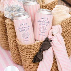 Custom Bachelorette Slim Can-koeler | Roze strepen en schelp