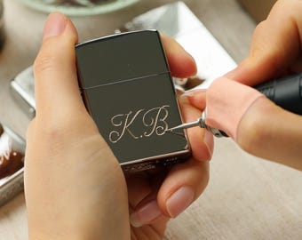 Personlig fars dag-present, handgraverade monograminitialer, vindtät metalltändare, present till marskalken
