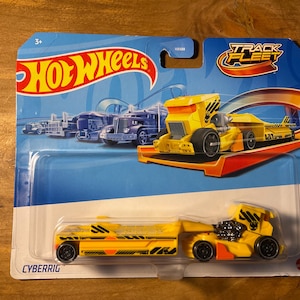 Hot Wheels 2022 Yellow Cyberrig Truck