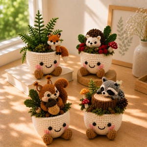 Crochet Plant Pot with Fox Owl Hedgehog Woodpecker Mushroom Squirrel Robin Raccoon