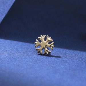 14K Solid Gold Snowflake Internal Threaded Earring, Gold Snow Nose Labret Screw Back Piercing, 18G Helix Conch Earlobe Cartilage Flat Back