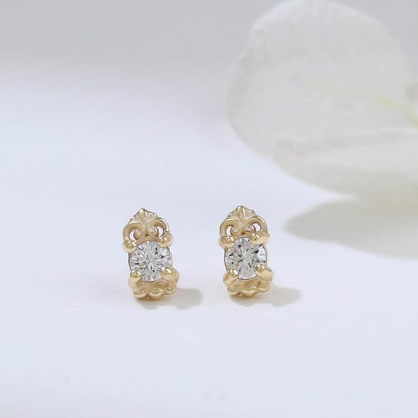 14K Solid Gold Diamond Crown Stud Earring, Delicate Tragus Conch Screw Back, Diamond Helix Lobe Internal Threaded