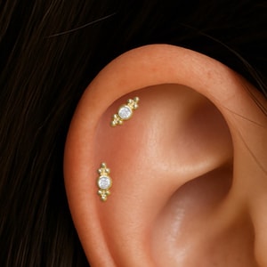 14K Solid Gold Diamond Helix Cartilage Earring, Bezel Setting Moissanite Conch Screw Flat Back, 18G Gold Diamond Labret Threaded Piercing