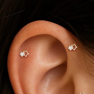 Brinco de pino com parafuso de estrela de diamante de ouro maciço 14K, pino de rosca frontal de estrela dupla, piercing de lóbulo de concha de hélice de cartilagem de meteoro 18G