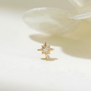 Brinco de Ouro Maciço 14K com Estrela de Diamante, Sem Rosca, Brinco de Hélix, Conch, Tragus ou Cartilagem com Diamante Autêntico, Pequeno Brinco de Nariz com Estrela e Fecho de Pressão Plano