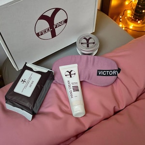 Period Care Set Menstrual Night Gift Box Period Pads Hand Candle Menstrual Products Gift Feminine Hygiene Gift Nighttime Hand Care