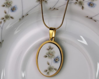 Collar ovalado vintage de China / Colgante floral moderno con bisel dorado, cadena de serpiente dorada