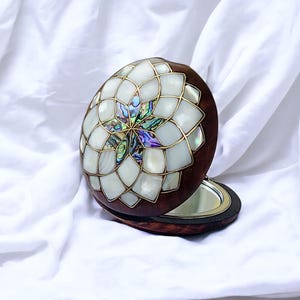Mother of Pearl Mirror,Vintage Mirror,Handmade,Gift for Her,Compact Mirror,Bag Mirror,Hand Mirror,Makeup Mirror,Gift for Women