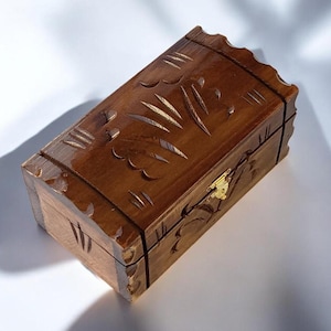 Uniqe Box-Vintage Jewlery Box-HandCarved Vintage Box-Handmade Jewelry Box-Wooden Jewelry Box-Vintage Box-Antique Jewelry Box-Jewelry Storage