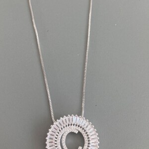 Collar con Inicial de Plata (C) - Joyas Personalizadas y Elegantes