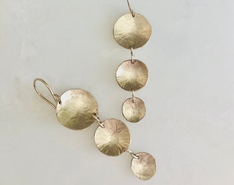 Tiered disc earrings in Gold