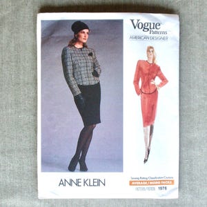 Vogue 1976 Women's Suit, Anne Klein Size 6-10: Collarless Zip Jacket, Pencil Skirt UNCUT