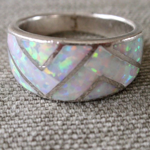 Sterling Silver & Opal Zuni Ring, Lab Created Flush Mount Opals, Size 8, Southwest Zig Zag Mountain Design, Unisex Ring, Unsigned