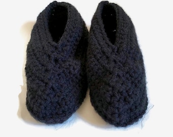 Size 7-8 Crocheted Men's Black Slippers