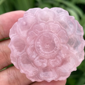 Lótus de quartzo rosa natural de 2,2", caveira de flor de cristal de quartzo, caveira de cristal de quartzo, decoração de cristal, presentes de cristal, cura de cristal 1 peça