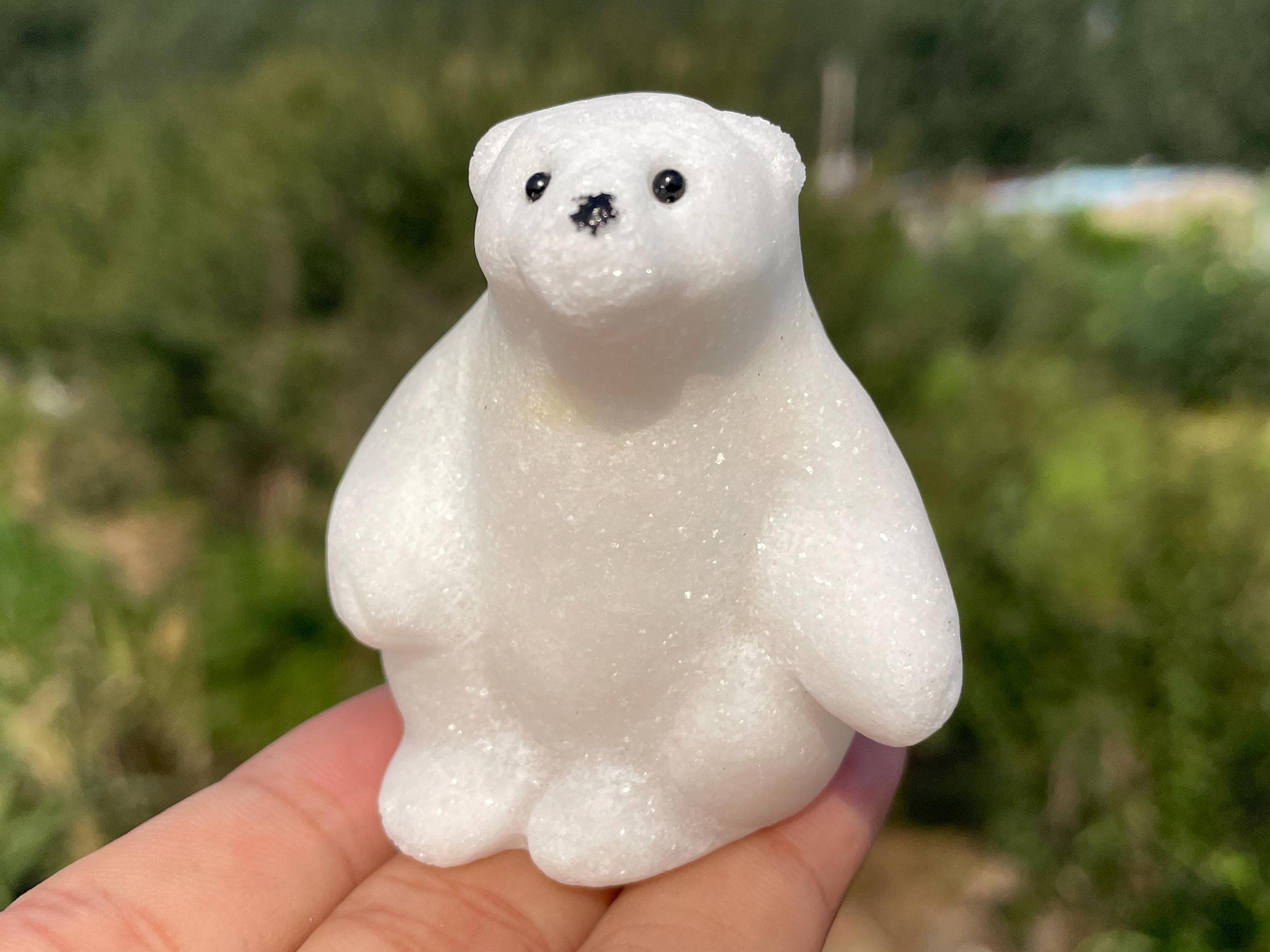 手彫りの白翡翠のクマの置物：クリスタルのホームデコレーション（2.1