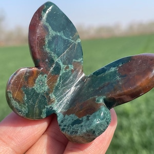 2.5&#39;&#39;Natural moss agate butterfly skull,Crystal butterfly skull,hand carved,crystal skull,Home Decoration Crystal Gifts 1pc