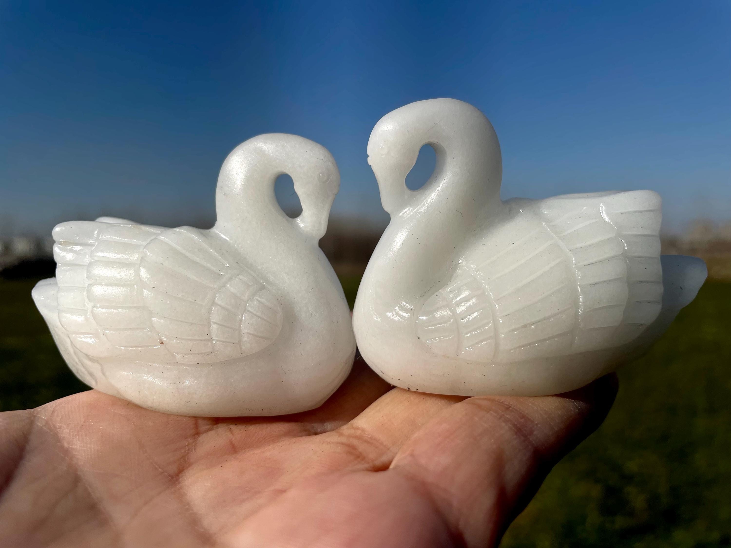 天然ホワイトジェイドスワンスカルペア：クリスタルホーム