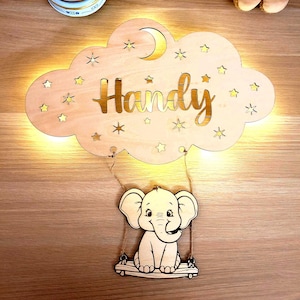 Lampada da parete artigianale in legno Nuovola ed elefantino su altalena – Idea regalo nascita o decorazione cameretta bimbi
