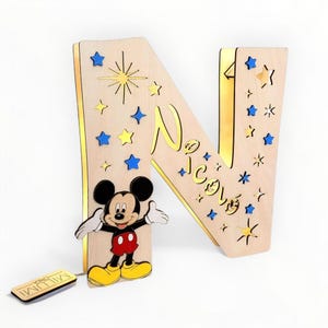 Personalized wooden lamp. Handcrafted night light for children&#39;s bedrooms, a great gift idea for a birth, baptism, or birthday.