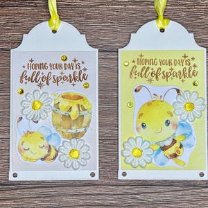 Set di 2 etichette a tema ape fatte a mano con tasca – pizzo, nastri e strass