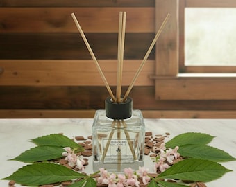 Difusor de varillas de sándalo y pachulí: Fragancia para el hogar terrosa y relajante.