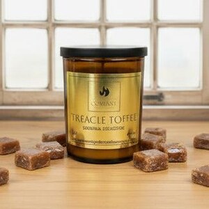 Geurkaars Treacle Toffee: met de hand gegoten sojawas, glazen pot amber