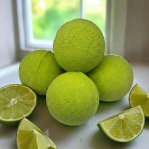 Lime Fizz Bath Bomb: Zingy Lime Fragrance, Skin Nourishing Hydration