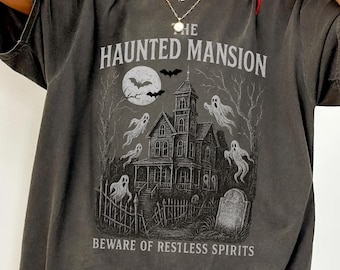 Koszulka z nadrukiem "Haunted Mansion Comfort Colors", koszulka na imprezę retro z okazji Halloween