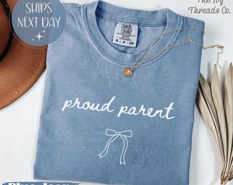 Maglietta Comfort Colors® Proud Parent, felpa, regalo per genitori, regalo di laurea, regalo per feste di famiglia