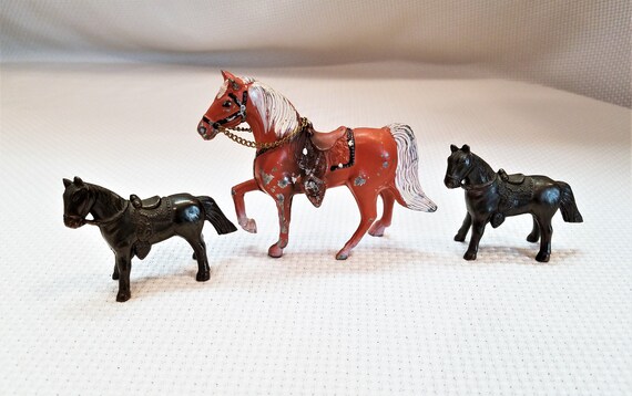 Trio of Vintage Toy Metal Horse Figurines 3 Collectible Toy | Etsy