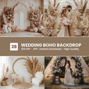Könnte beinhalten: Eine Boho-Hochzeitskulisse. Die Kulisse zeigt einen großen Torbogen, der mit getrockneten Blumen und Pampasgras geschmückt ist. Der Torbogen ist vor einer weißen Wand mit rustikalem Holzboden platziert. Die Kulisse ist perfekt für eine Hochzeitszeremonie oder einen Empfang.