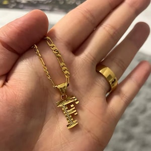 Collar con colgante de letra inicial de oro • Dije de letra unisex • Regalo para el Día de la Madre • Regalos para damas de honor • Colgante de letra grabado personalizado