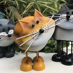Metal Cat Ornament, Garden Cat Figurine, Bobbin Cat Ornaments for Home and Garden, Grey, Black or Ginger Cute Gifts for Cat Lovers