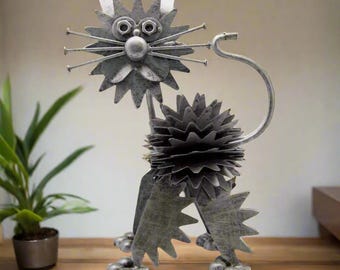 Metal Cat Sculpture, Cat Figurine, Cat Statue, Scrap Metal Standing Cat Ornament for Home and Garden, Gifts for Cat Lovers, Nuts and Bolts