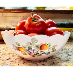 Vintage Arcopal France Fruit Bowl – White Opal Glass Orchard Motif, Mid Century French Kitchenware