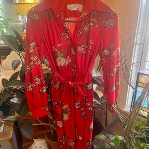 Vintage Leslie Fay Original Red Floral Geisha Print Dress | Size Small | 1970s Long Sleeve Belted Shirt Dress