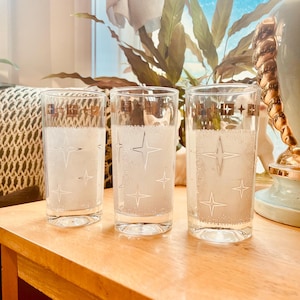 Atomic Starburst Highball Glasses – Set of 3 Mid-Century Modern Frosted Tumblers with Sunburst Design and Gold Detail