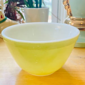 Vintage Pyrex Mixing Bowl: Lemon Yellow 401, Mid-Century Kitchenware