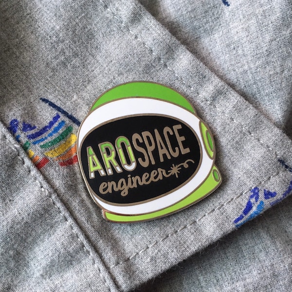 Pin esmaltado del orgullo arromántico, ingeniero aeroespacial, orgullo arromántico, esmalte suave, casco espacial, pines LGBT, gris romántico